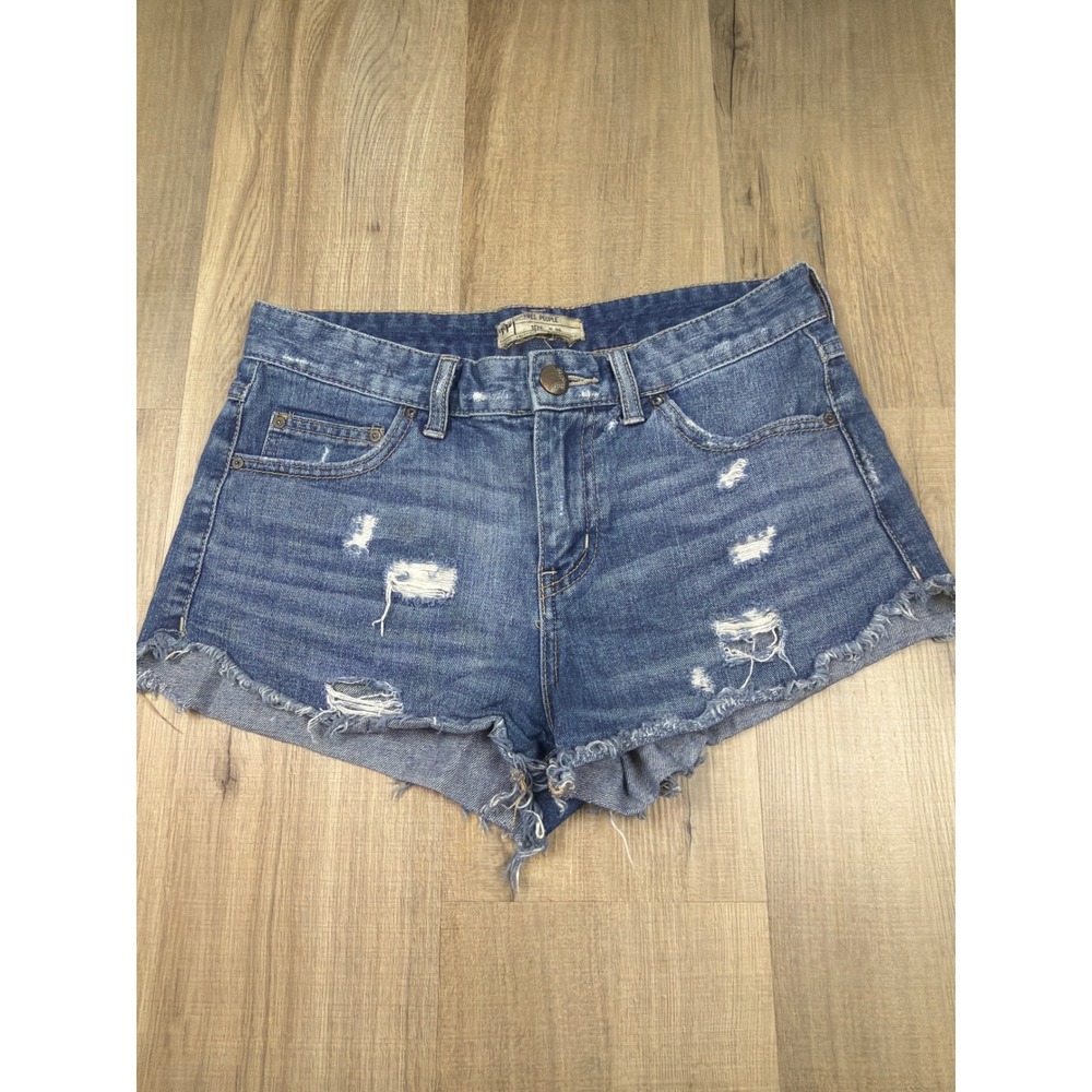 Free People Distressed Denim Cutoff Shorts Medium Wash Raw Hem 26 100% Cotton‎